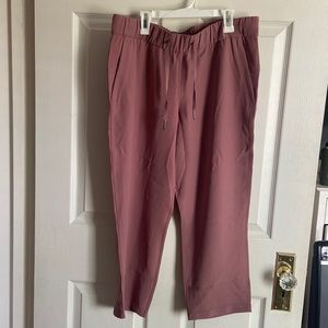 LULULEMON ON THE FLY PANTS *read description*